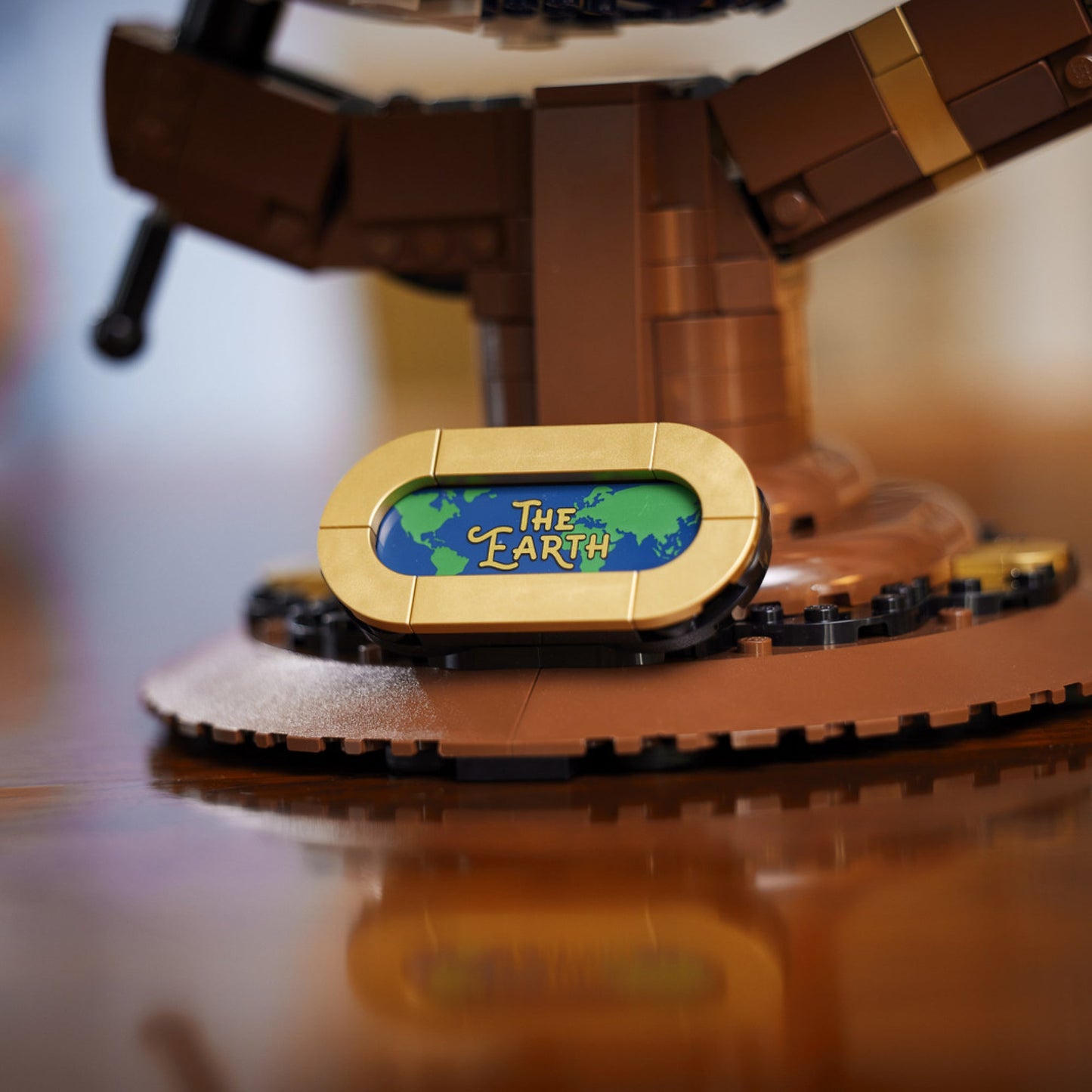 LEGO® Ideas The Globe - Mô hình Quả Địa Cầu Cổ Điển 21332 - Hình ảnh bổ sung 7