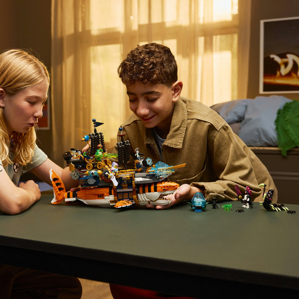 LEGO® DREAMZzz™ Tiger Shark Tank - Đồ chơi lắp ráp Xe tăng Cá mập Hổ 2 trong 1 - LEGO 71515 - Góc nhìn khác 3