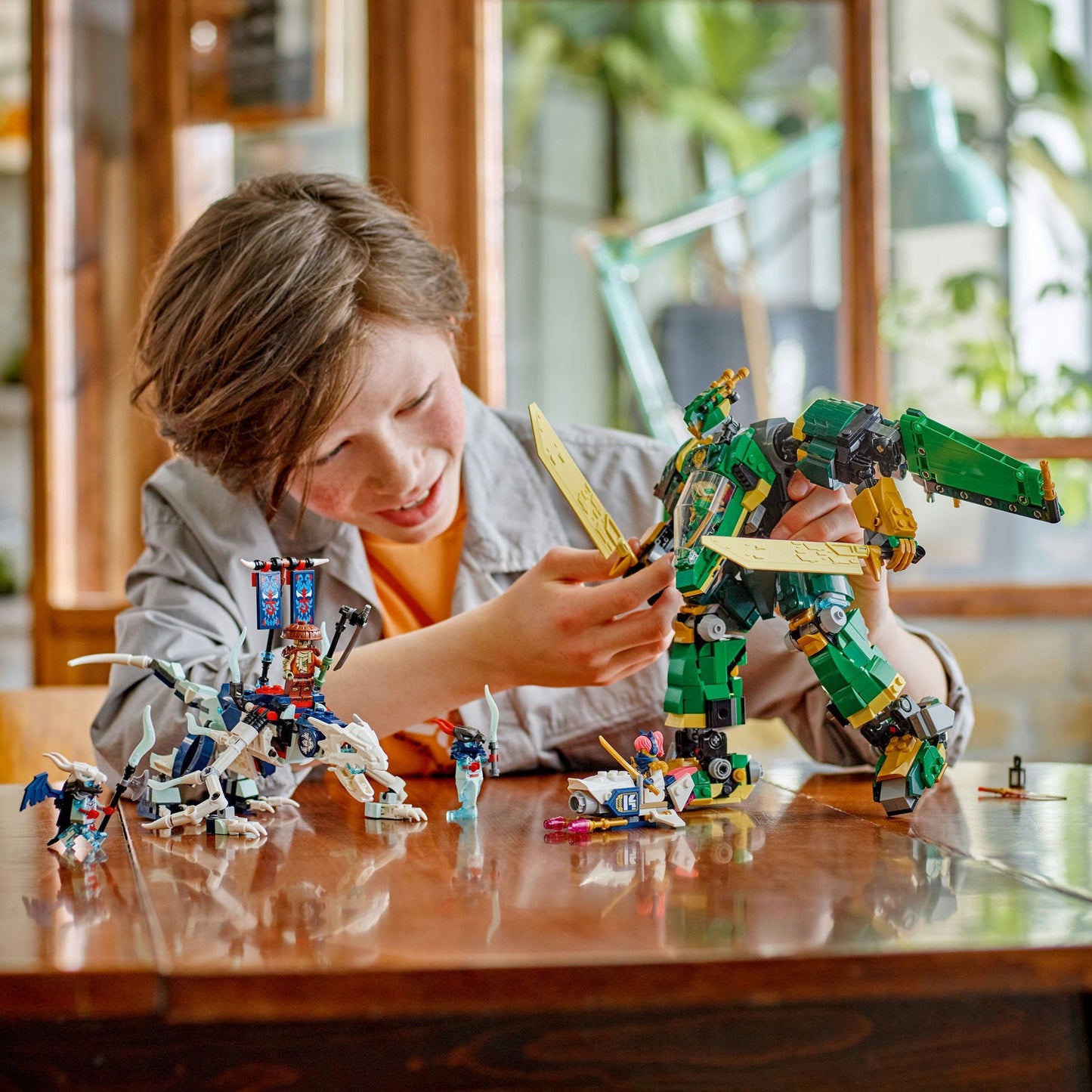 LEGO® NINJAGO® Lloyd’s Jet Mech - Robot Biến Hình 2 Trong 1 - LEGO 71845 - Góc nhìn khác 3