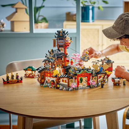 LEGO® NINJAGO® The Old Town 15th Anniversary - Mô Hình Thành Phố Cổ Kỷ Niệm 15 Năm (71861) - Góc nhìn khác 3