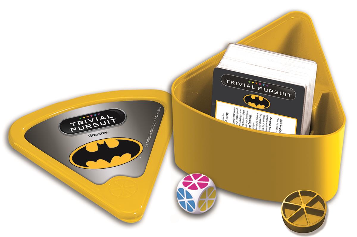 Batman Trivial Pursuit Knowledge Card Game - Trò chơi thẻ bài giải đố DC - Winning Moves - Góc nhìn khác 3