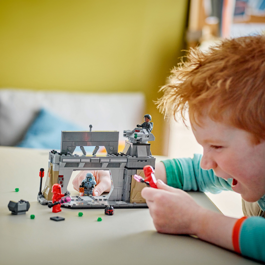 LEGO® Star Wars™ Paz Vizsla™ and Moff Gideon™ Battle Đồ chơi lắp ráp LEGO 75386 - Hình ảnh bổ sung 4