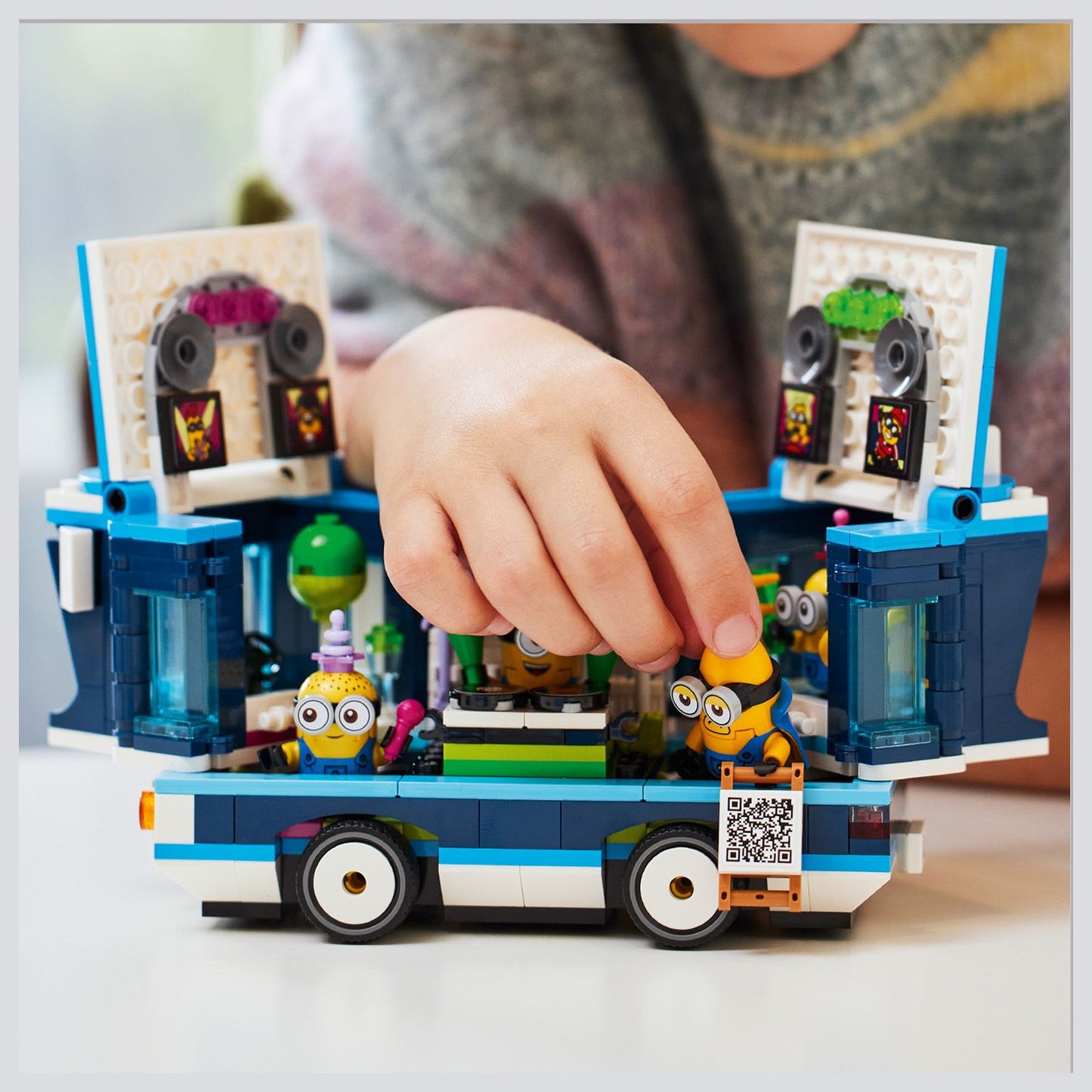 LEGO® Despicable Me 4 Minions’ Music Party Bus - Đồ Chơi Lắp Ráp Xe Buýt Tiệc Tùng Minion - LEGO 75581 - Hình ảnh bổ sung 9
