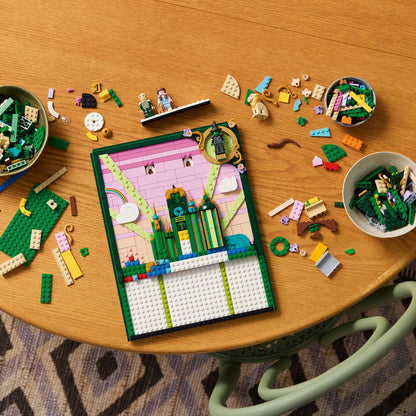 LEGO® Wicked Emerald City Wall Art - Tranh Treo Tường 3D Thành Phố Ngọc Lục Bảo LEGO 75685 - Hình ảnh chi tiết 2