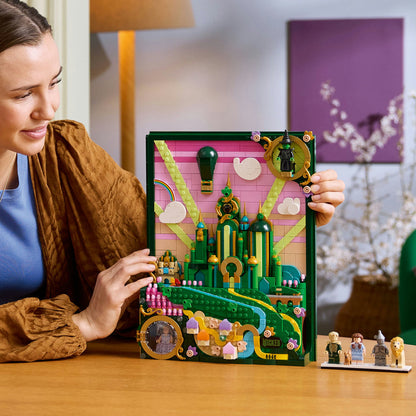 LEGO® Wicked Emerald City Wall Art - Tranh Treo Tường 3D Thành Phố Ngọc Lục Bảo LEGO 75685 - Hình ảnh sản phẩm