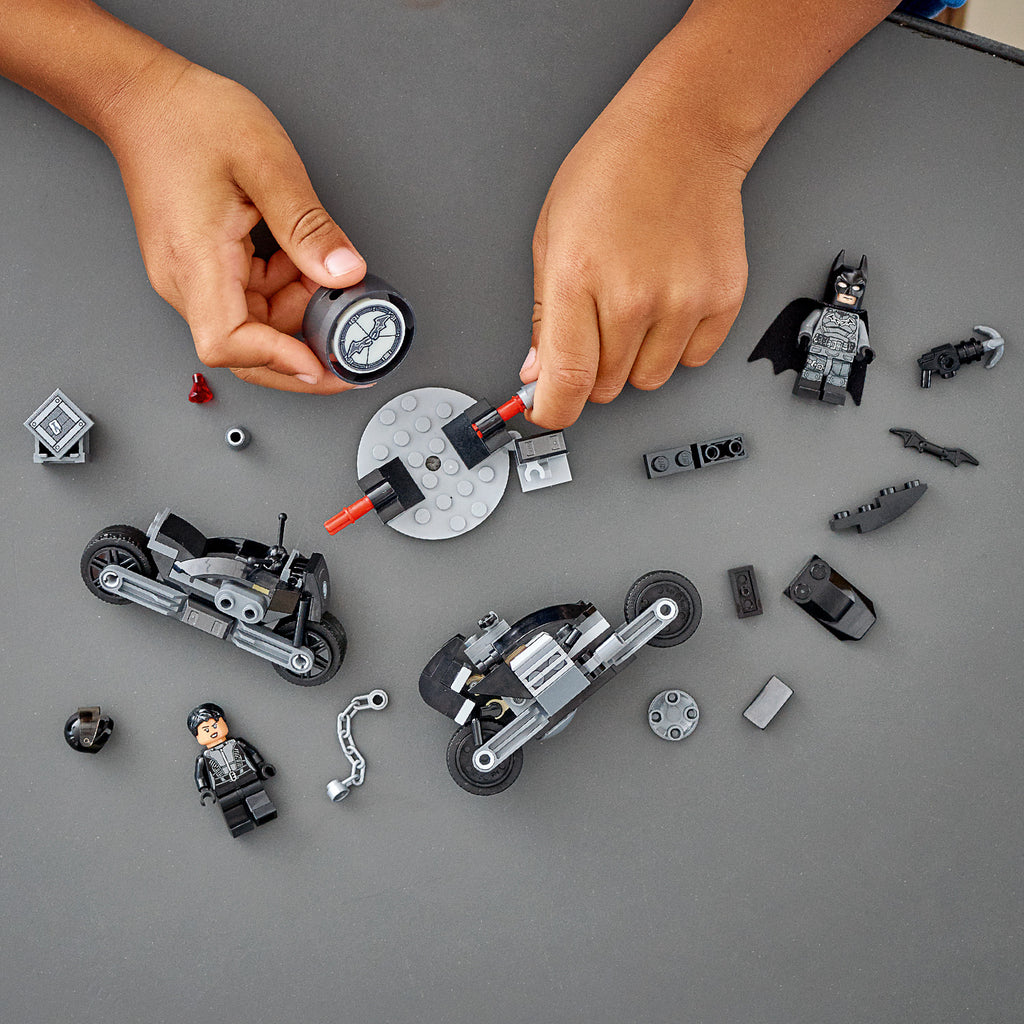 LEGO® DC Batman™ & Selina Kyle™ Motorcycle Pursuit - Đồ Chơi Lắp Ráp Mô Tô Siêu Anh Hùng - LEGO 76179 - Hình ảnh bổ sung 5