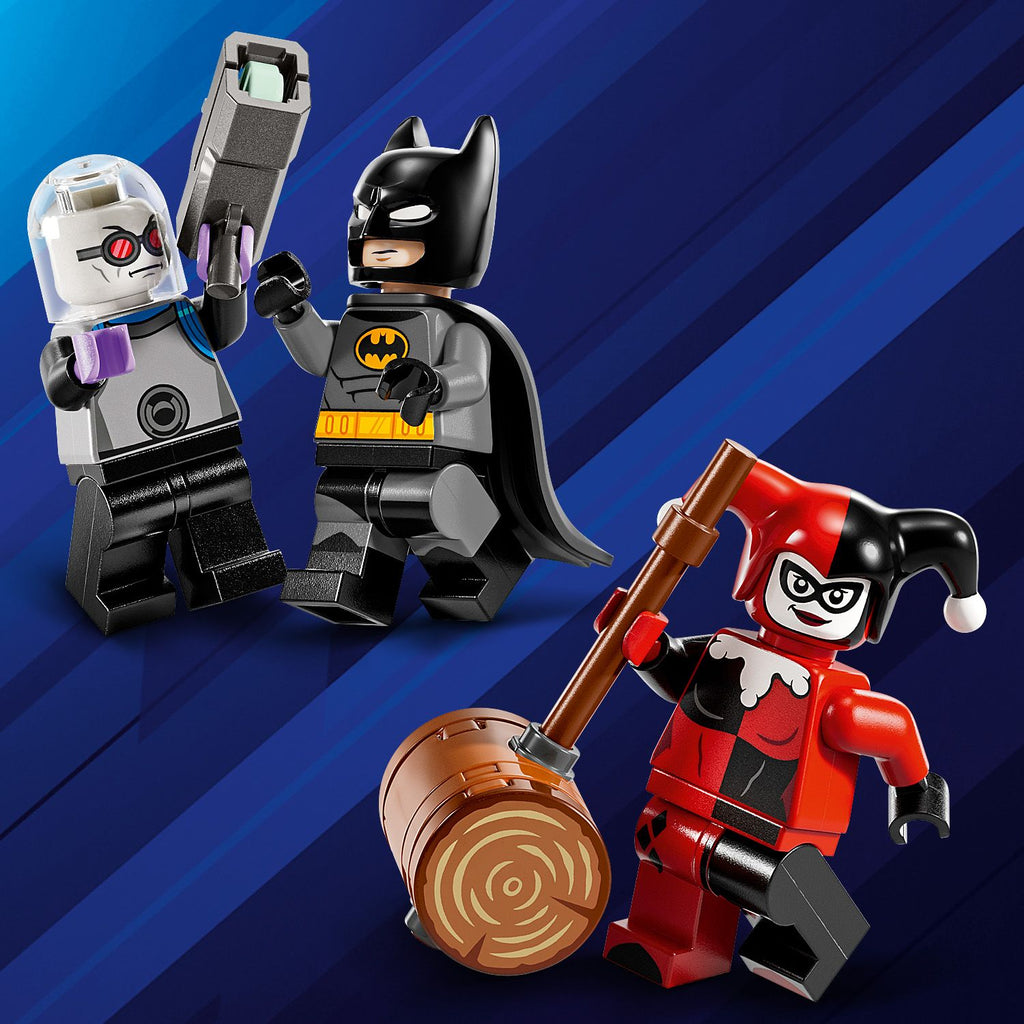 LEGO® DC Batman™: Batman™ with the Batmobile™ vs. Harley Quinn™ and Mr. Freeze™ - Bộ Lắp Ráp Xe Batmobile Siêu Anh Hùng LEGO 76274 - Hình ảnh bổ sung 6