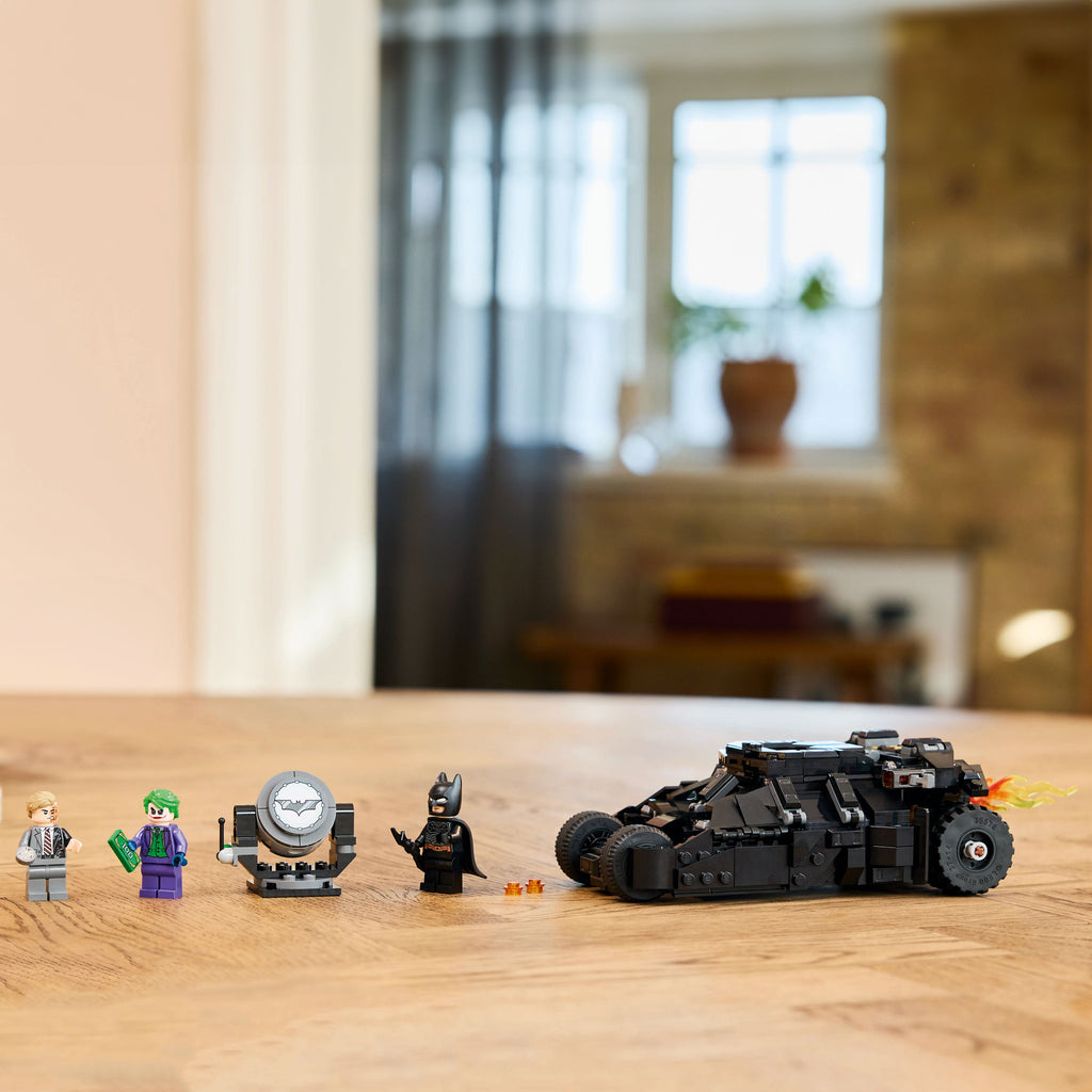 LEGO® DC Batman™: Batman Tumbler vs. Two-Face™ & The Joker™ - Mô Hình Xe Batmobile Tumbler Đồ Chơi Lắp Ráp LEGO 76303 - Hình ảnh bổ sung 5