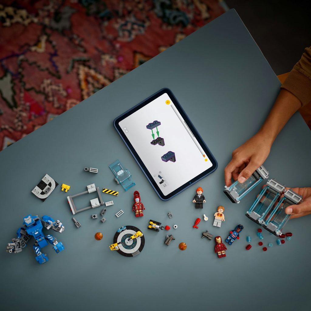 LEGO® Marvel Iron Mans Laboratory: Hall of Armor - Đồ Chơi Lắp Ráp Phòng Thí Nghiệm Iron Man - LEGO 76315 - Hình ảnh bổ sung 5