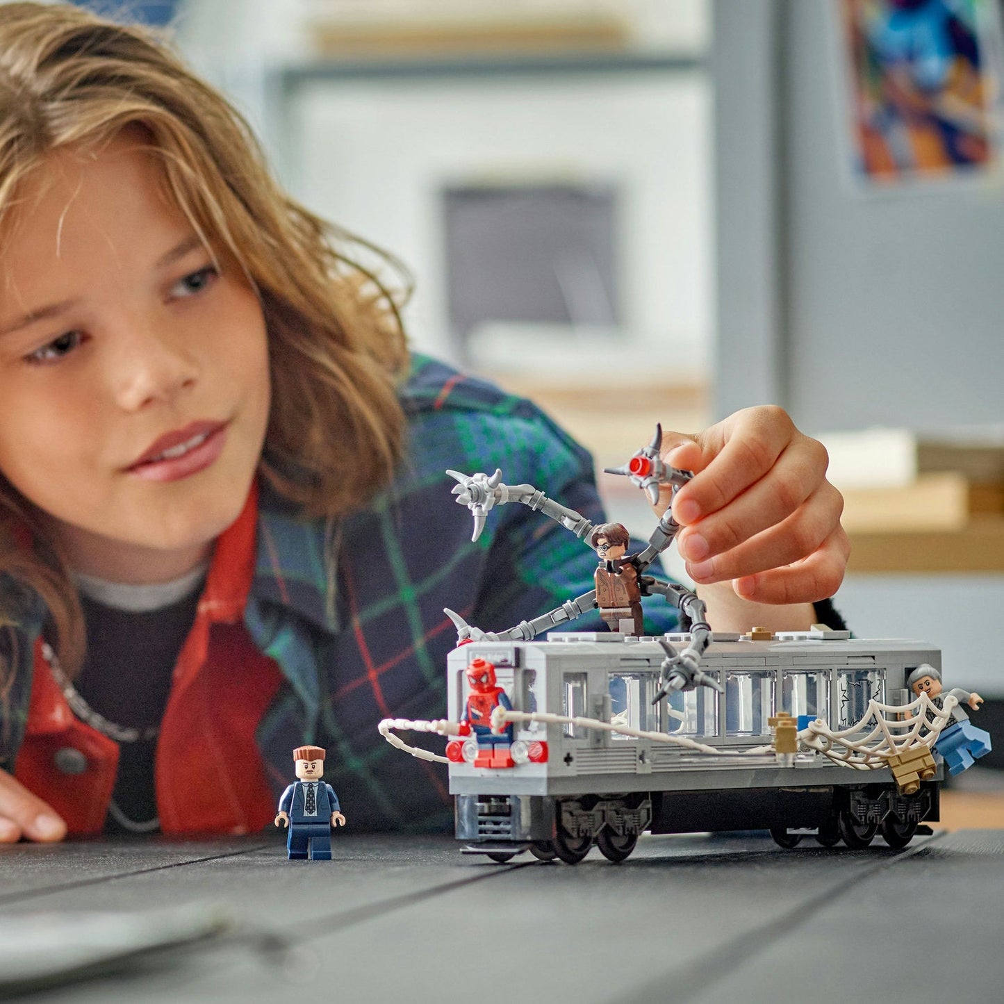 LEGO® Marvel Spider-Man vs. Doc Ock Subway Train Scene - Mô Hình Lắp Ráp Tàu Điện Ngầm Chiến Đấu LEGO 76321 - Góc nhìn khác 3