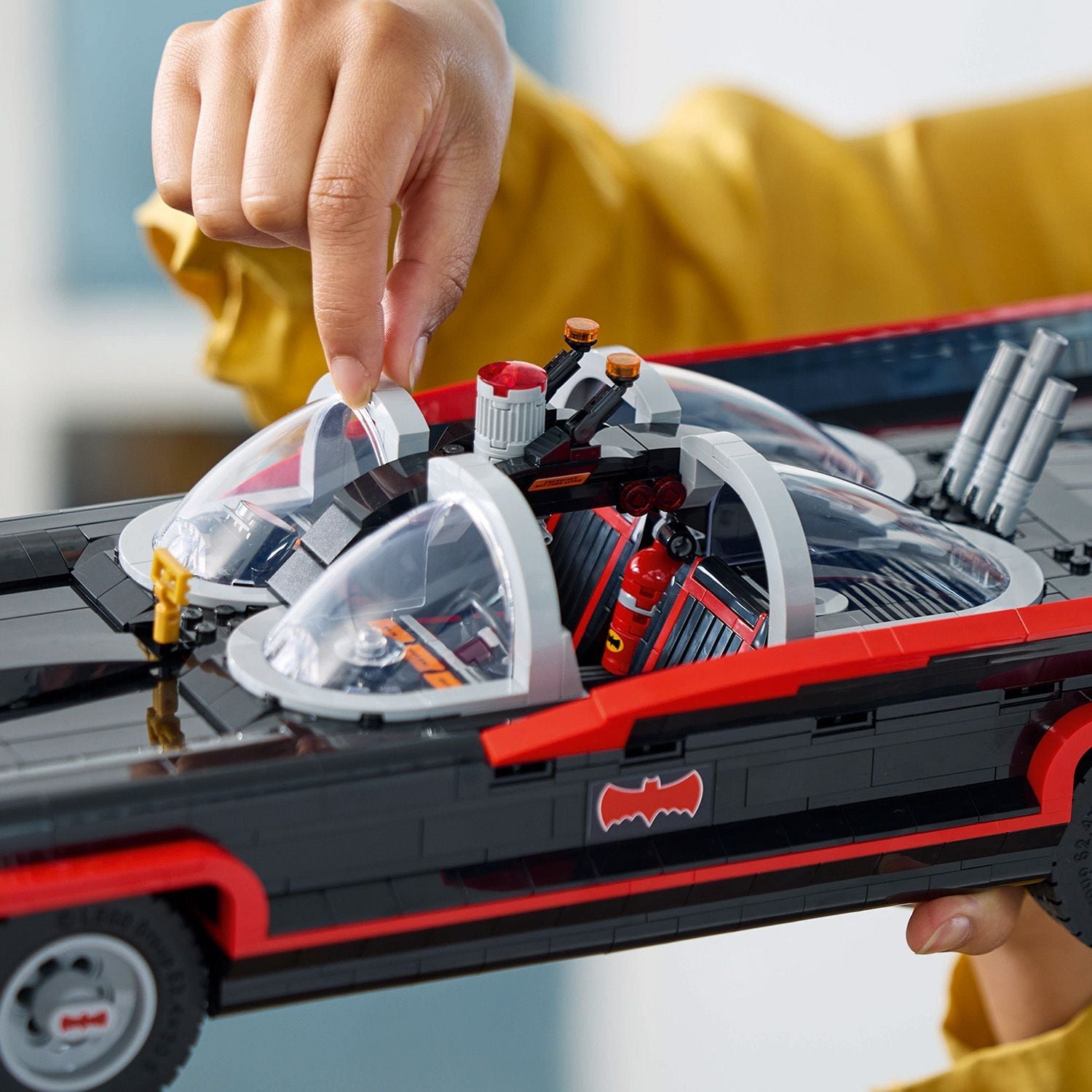 LEGO® DC Batman™: The Classic TV Series Batmobile™ - Mô Hình Xe Batmobile Cổ Điển 1966 - LEGO 76328 LEGO - ảnh 1 - Lego Const
