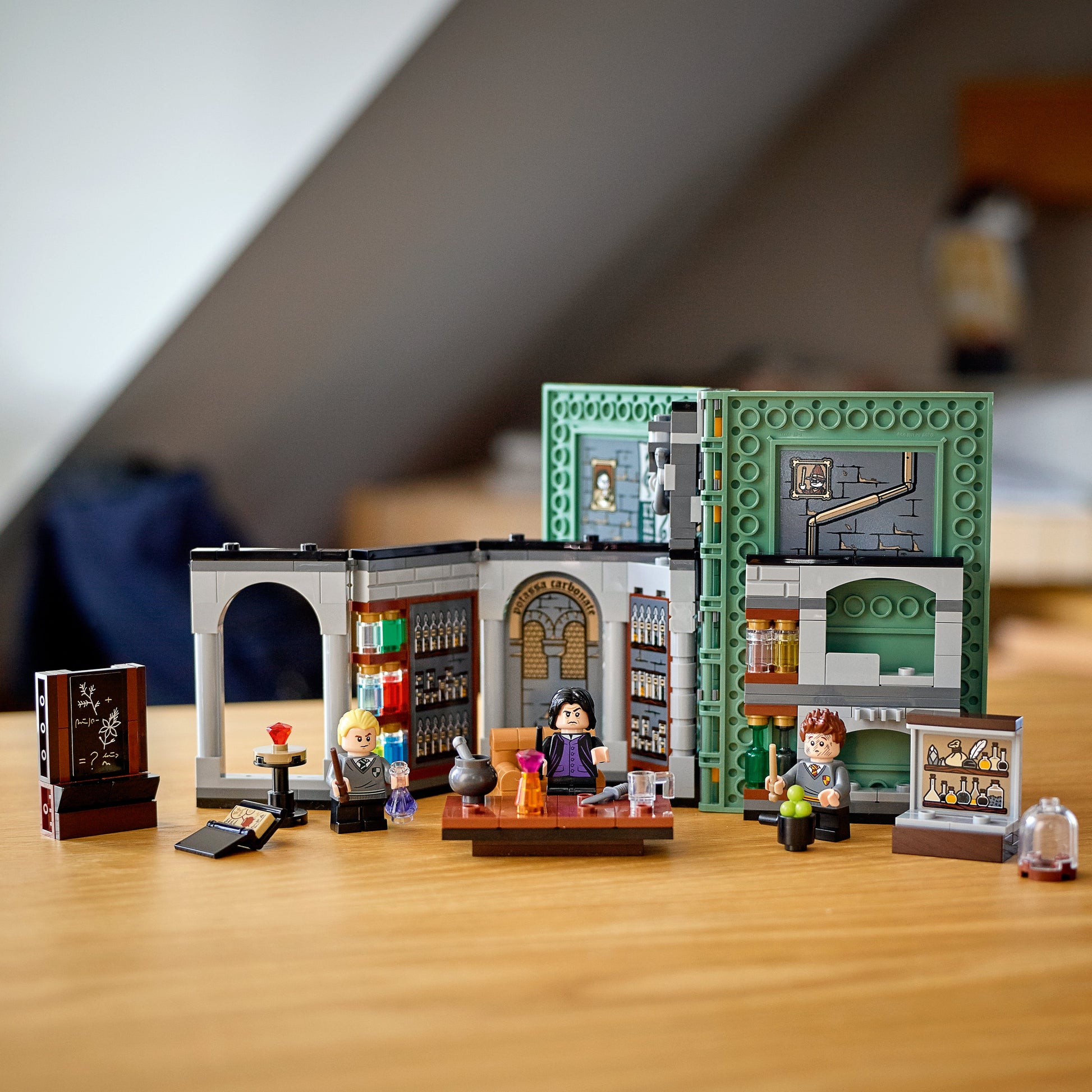 LEGO® Harry Potter Hogwarts™ Moment: Potions Class - Đồ chơi lắp ráp Lớp học Độc dược - LEGO 76383 - Hình ảnh bổ sung 5