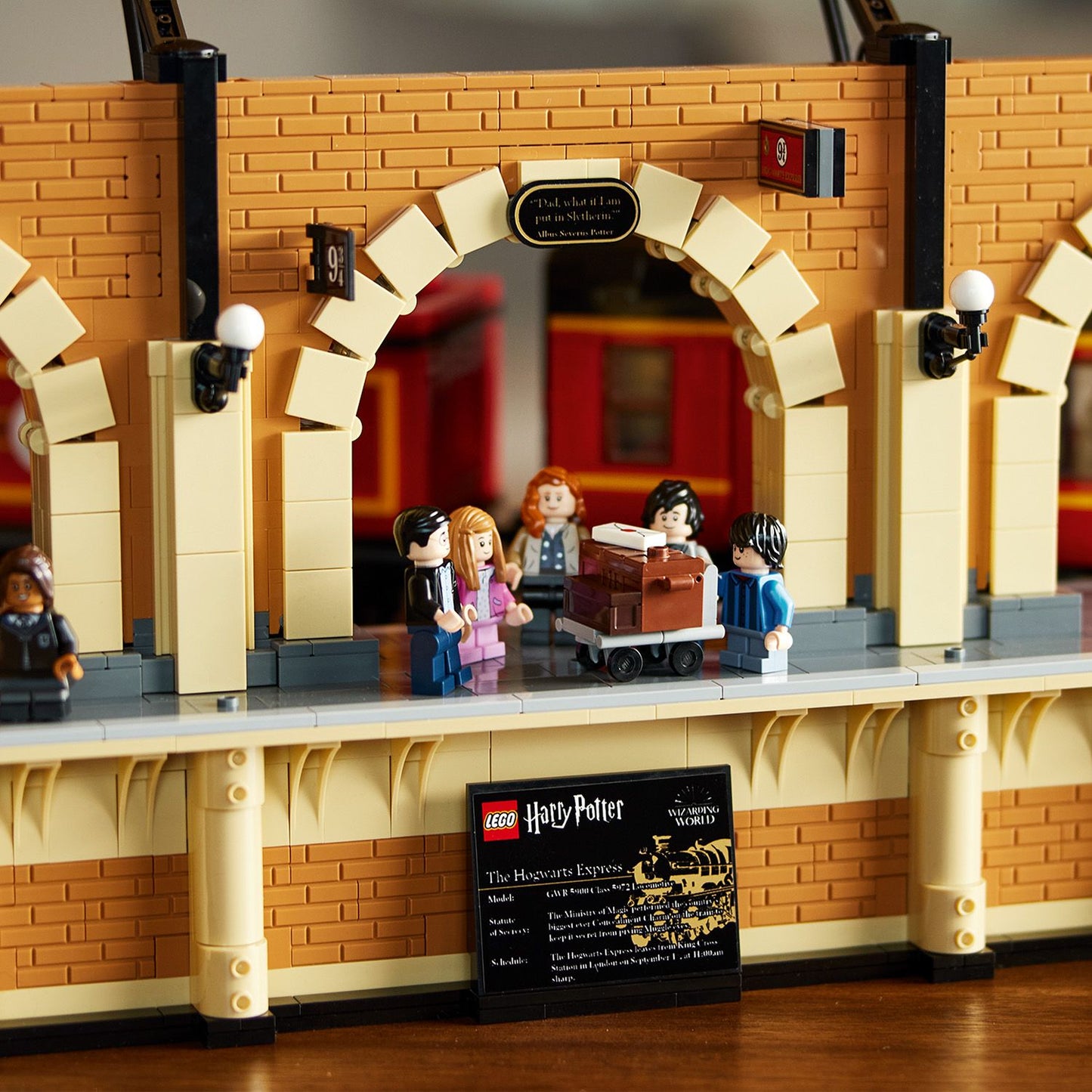 LEGO® Harry Potter™ Hogwarts Express™ – Collectors' Edition - Mô Hình Xe Lửa Hơi Nước Bản Sưu Tầm - LEGO 76405 - Hình ảnh bổ sung 7