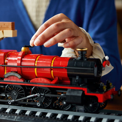 LEGO® Harry Potter™ Hogwarts Express™ – Collectors' Edition - Mô Hình Xe Lửa Hơi Nước Bản Sưu Tầm - LEGO 76405 - Hình ảnh bổ sung 9