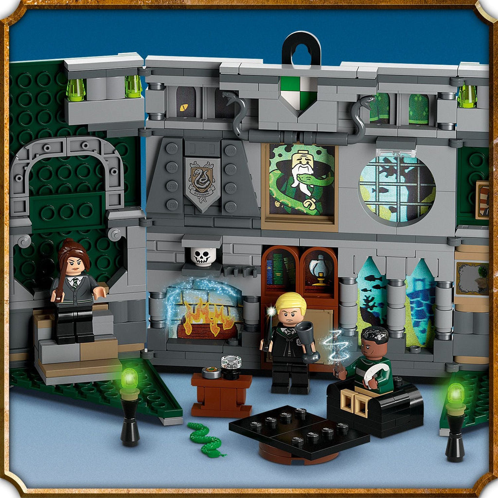 LEGO® Harry Potter™ Slytherin™ House Banner - Bộ Lắp Ráp Biểu Ngữ Nhà Slytherin - LEGO 76410 - Hình ảnh bổ sung 7