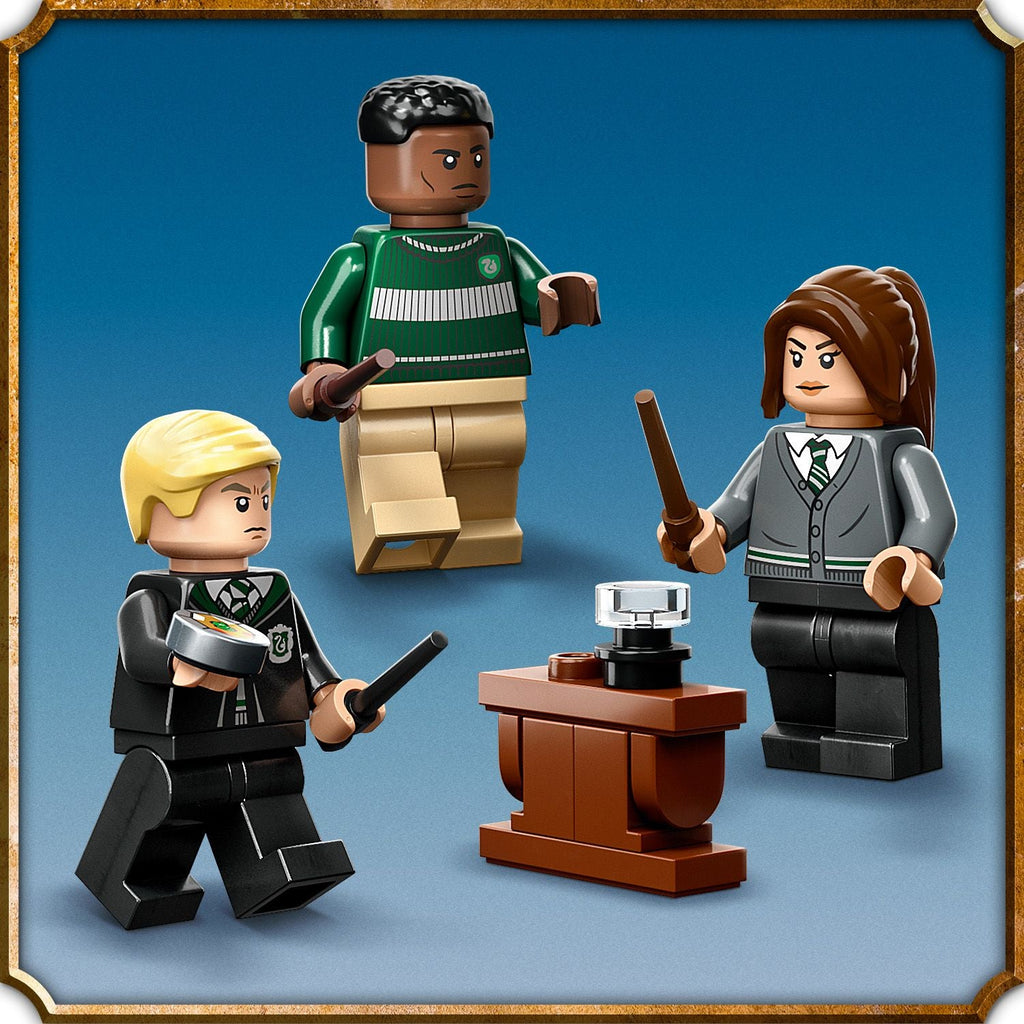 LEGO® Harry Potter™ Slytherin™ House Banner - Bộ Lắp Ráp Biểu Ngữ Nhà Slytherin - LEGO 76410 - Hình ảnh bổ sung 9