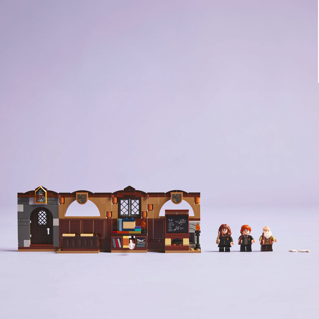 LEGO® Harry Potter™ Hogwarts™ Castle: Charms Class - Bộ Lắp Ráp Lớp Học Bùa Chú #76442 - LEGO Chính Hãng - Hình ảnh bổ sung 5