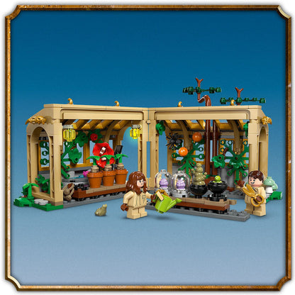 LEGO® Harry Potter™ Hogwarts™ Castle: Herbology Class - Bộ lắp ráp Lớp học Thảo dược - LEGO 76445 - Hình ảnh bổ sung 6