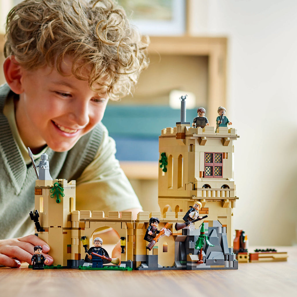 LEGO® Harry Potter™ Hogwarts™ Castle: Flying Lessons - Bộ Đồ Chơi Lắp Ráp Lâu Đài Hogwarts: Bài Học Bay (76447) - LEGO - Góc nhìn khác 3