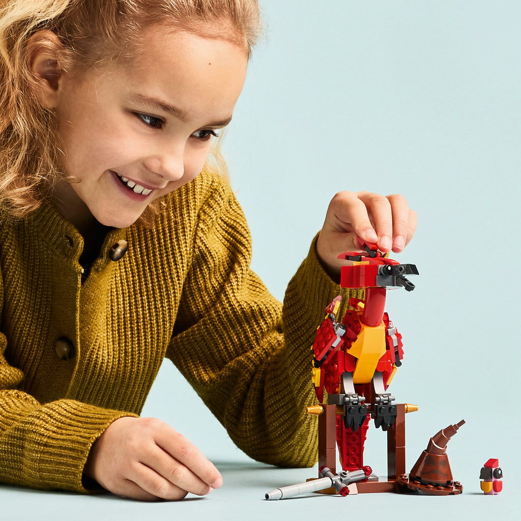 LEGO® Harry Potter™ Fawkes™: Dumbledores Phoenix - Mô hình Phượng hoàng Fawkes của Dumbledore - LEGO 76448 - Góc nhìn khác 3
