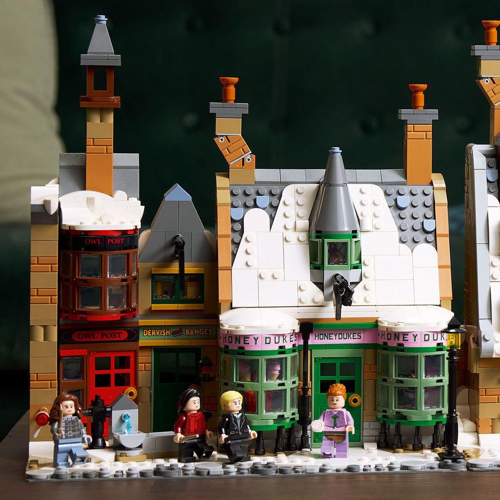 LEGO® Harry Potter™ Hogsmeade™ Village – Collectors' Edition - Mô hình Làng Hogsmeade LEGO 76457
