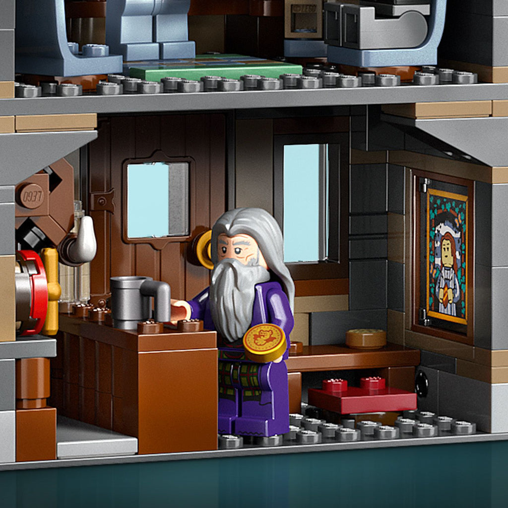 LEGO® Harry Potter™ Hogsmeade™ Village – Collectors' Edition - Mô hình Làng Hogsmeade LEGO 76457
