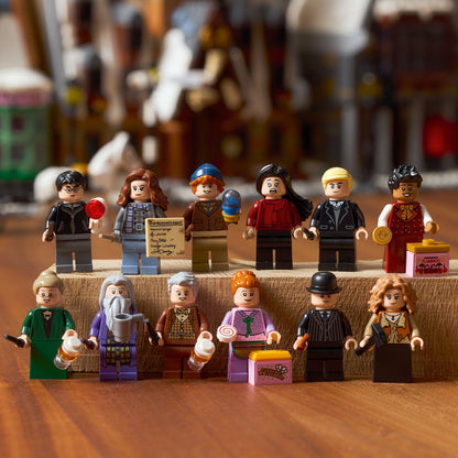 LEGO® Harry Potter™ Hogsmeade™ Village – Collectors' Edition - Mô hình Làng Hogsmeade LEGO 76457