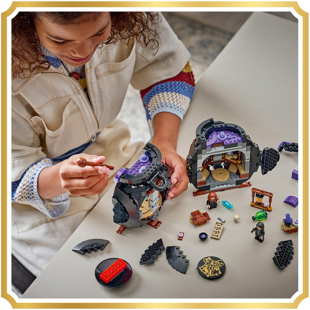 LEGO® Harry Potter™ Cauldron: Secret Potions Classroom - Bộ Lắp Ráp Lớp Học Độc Dược Bí Mật - LEGO 76464 - Hình ảnh bổ sung 5