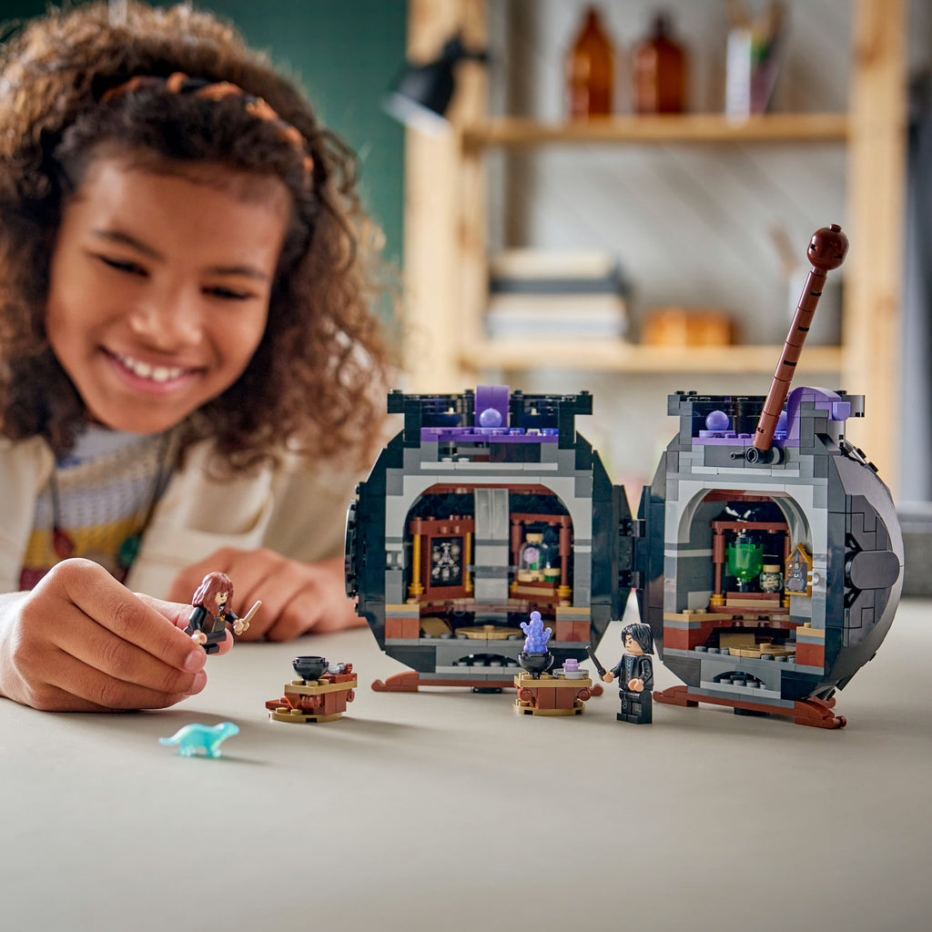 LEGO® Harry Potter™ Cauldron: Secret Potions Classroom - Bộ Lắp Ráp Lớp Học Độc Dược Bí Mật - LEGO 76464 - Hình ảnh bổ sung 4