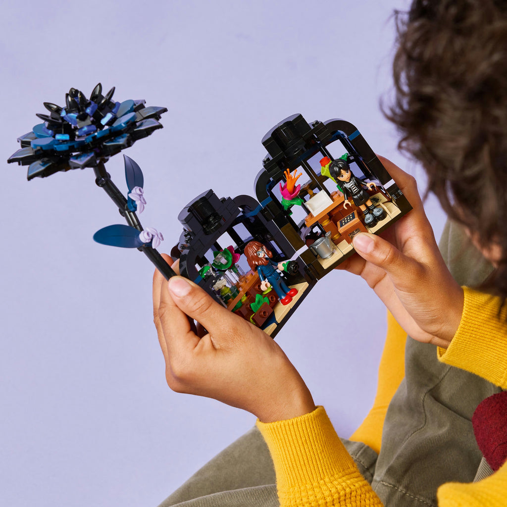 LEGO® Wednesday Black Dahlia Flower - Mô Hình Lắp Ráp Hoa Thược Dược Đen 76784 LEGO - ảnh 1 - Building Sets