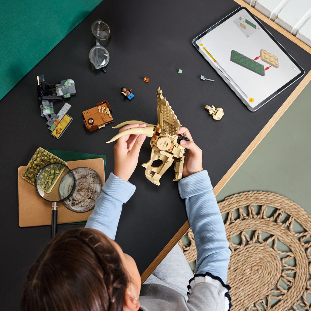 LEGO® Jurassic World™ Dinosaur Fossils: Triceratops Skull - Bộ Lắp Ráp Hộp Sọ Khủng Long - LEGO 76969 - Hình ảnh bổ sung 4