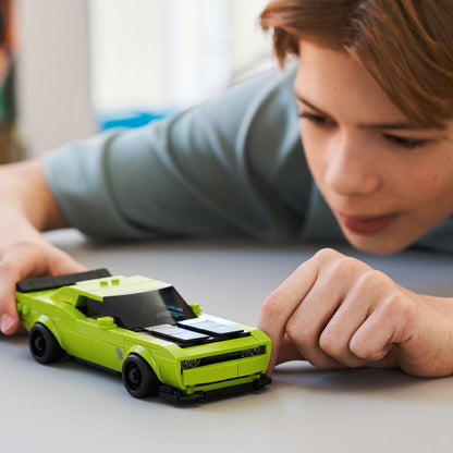 LEGO® Speed Champions Dodge Challenger SRT Hellcat Sports Car - Đồ chơi lắp ráp Xe thể thao Dodge (77237) - Góc nhìn khác 3