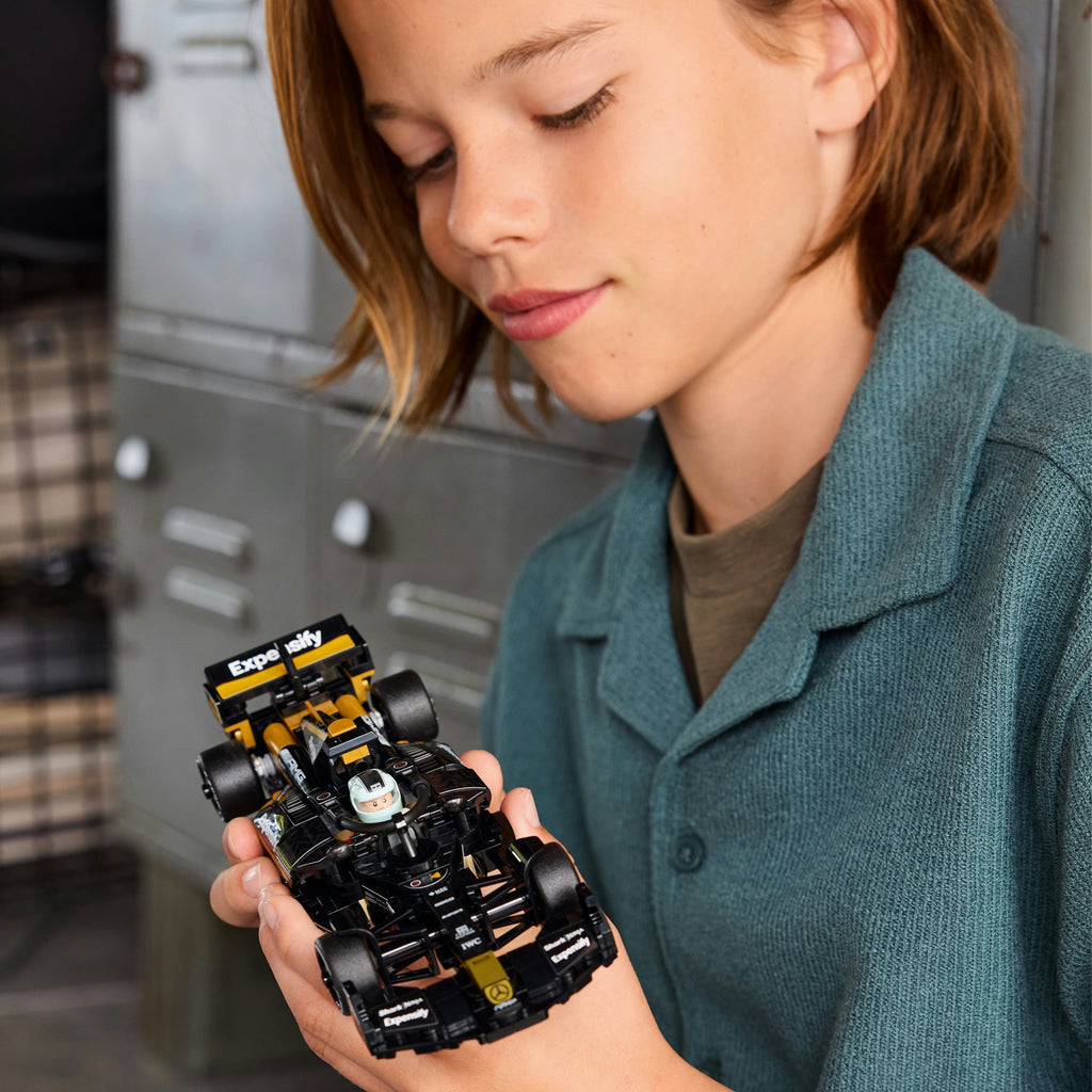 LEGO® Speed Champions APXGP Team Race Car from F1® The Movie - Mô Hình Xe Đua F1 Từ Phim - LEGO 77252 - Hình ảnh bổ sung 6