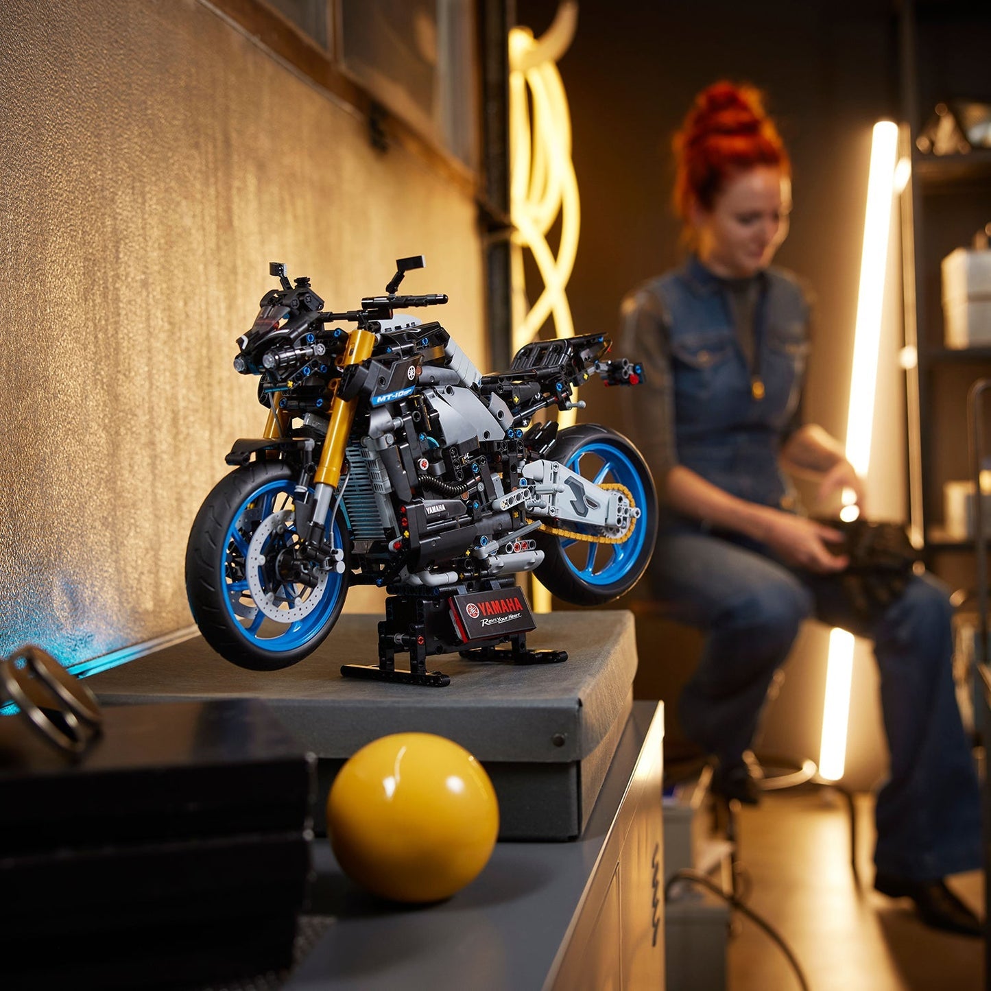 LEGO® TECHNIC™ Yamaha MT-10 SP - Mô Hình Xe Mô Tô Phân Khối Lớn LEGO 42159
