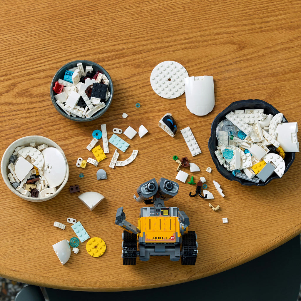LEGO® Disney and Pixar WALL-E and EVE - Mô hình lắp ráp Robot Disney cao cấp - LEGO 43279 - Hình ảnh bổ sung 5