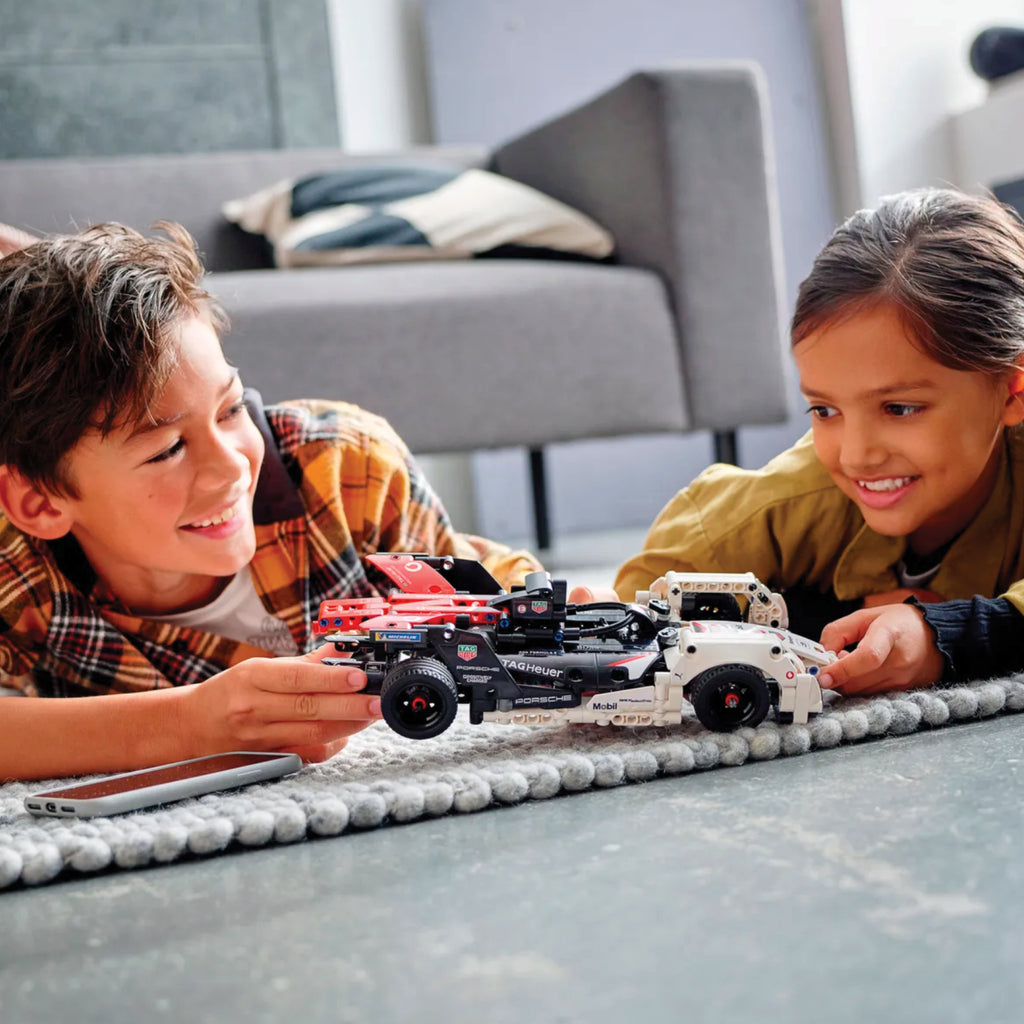 LEGO® Technic™ Formula E® Porsche 99X Electric - Đồ Chơi Lắp Ráp Xe Đua Porsche - LEGO 42137 - Góc nhìn khác 3
