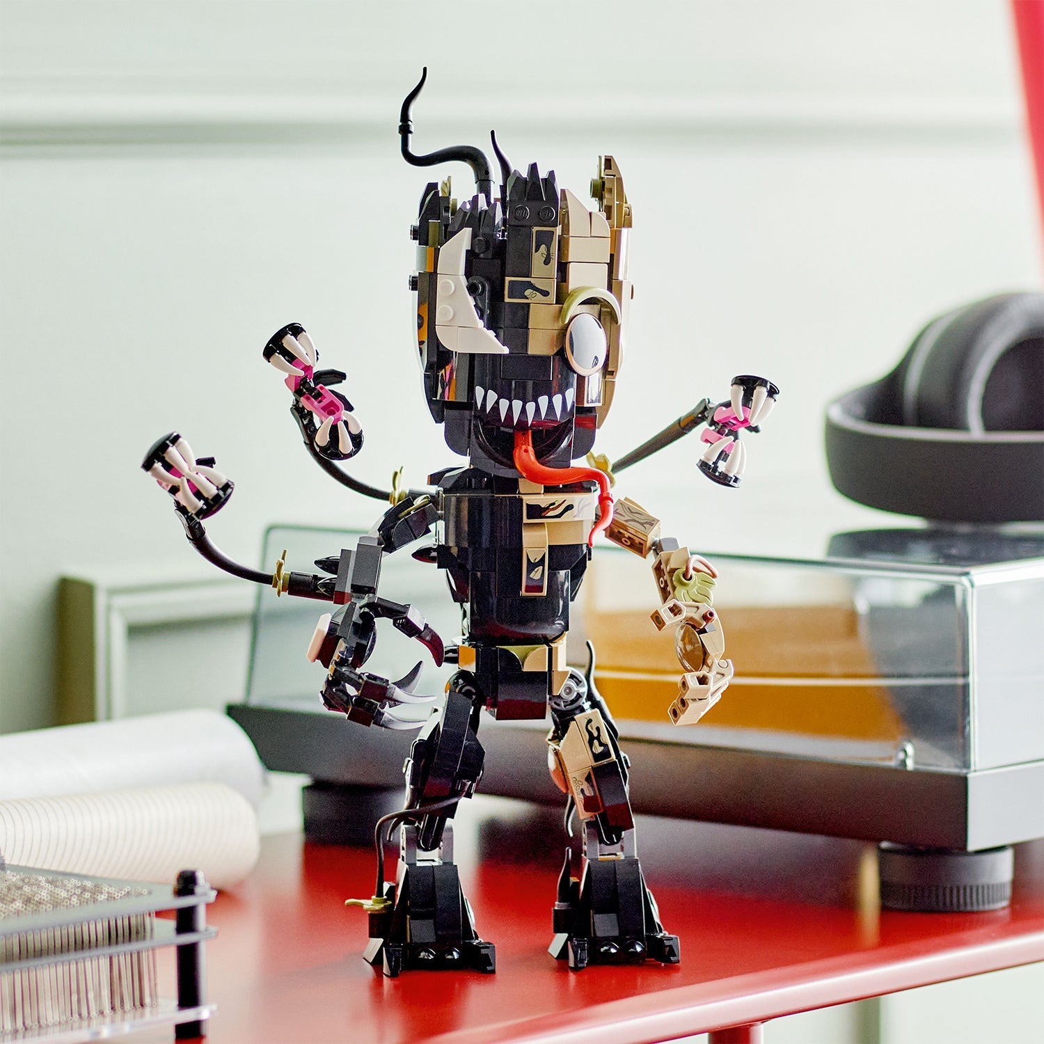 LEGO® Marvel Venomized Groot Mô Hình Lắp Ráp Biến Hình LEGO 76249 - Góc nhìn khác 3
