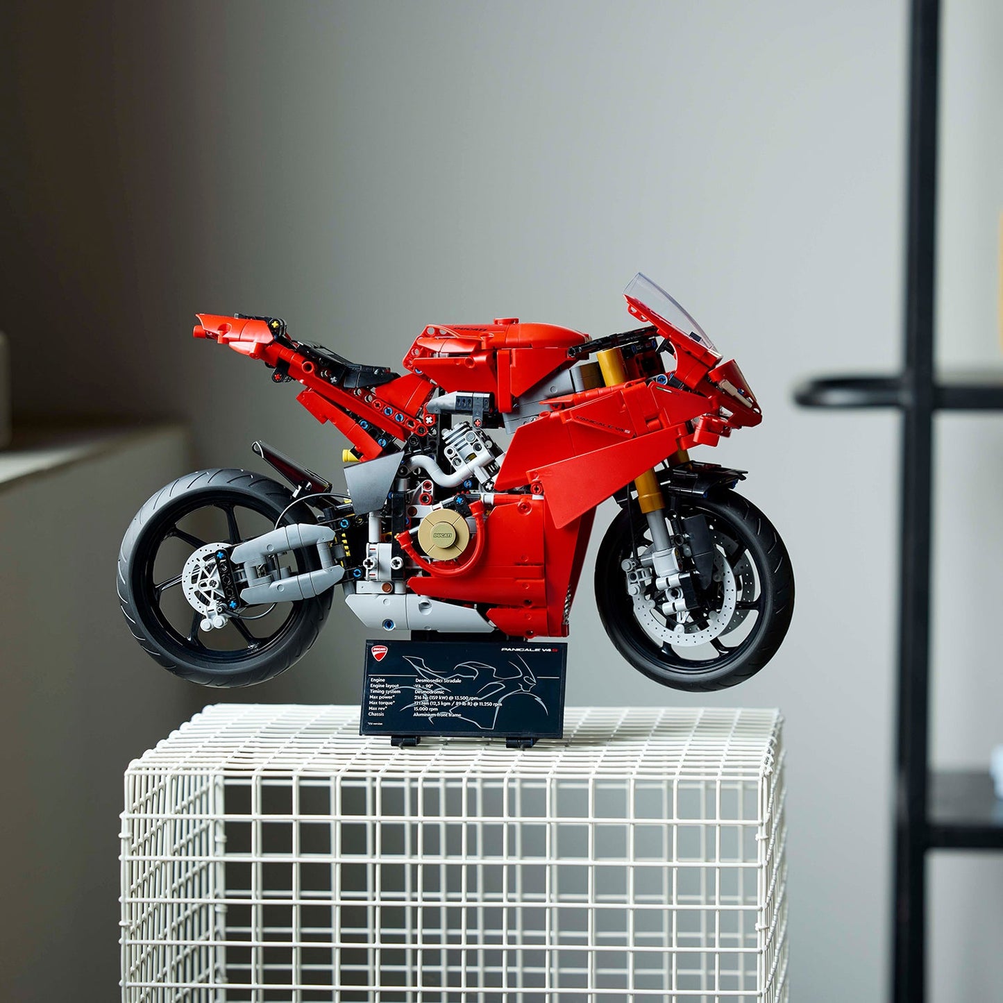 LEGO® Technic Ducati Panigale V4 S Motorcycle - Mô hình xe mô tô phân khối lớn - 42202 - Hình ảnh bổ sung 7