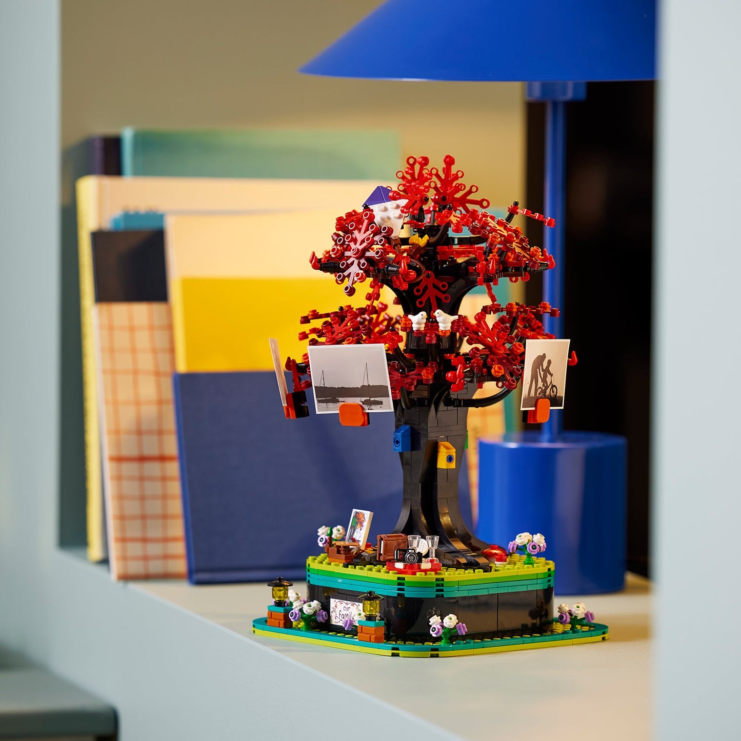 LEGO® Ideas Family Tree (21346) - Bộ Lắp Ráp Cây Phả Hệ Trang Trí Nhà Cửa - LEGO - Hình ảnh bổ sung 7