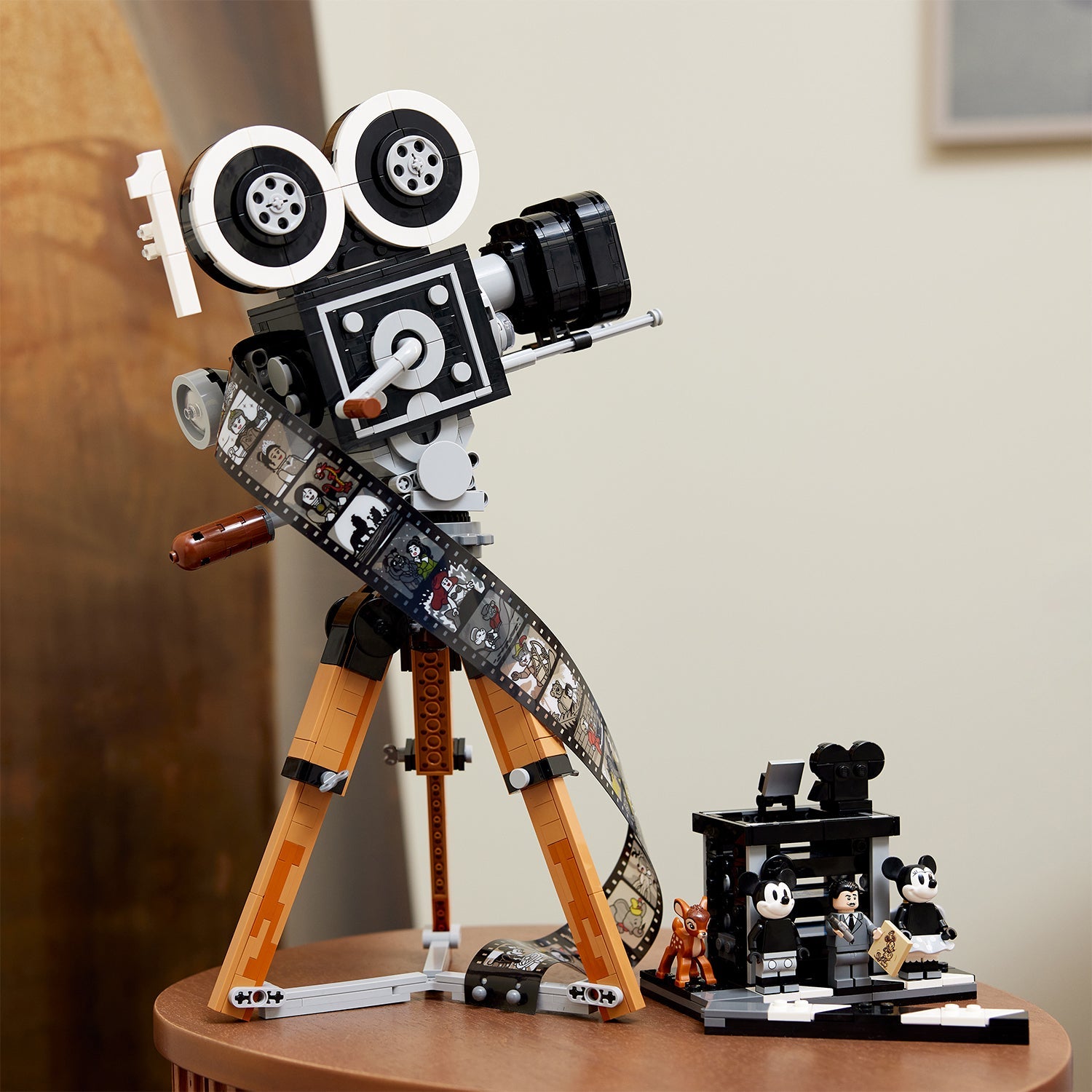 LEGO® Disney™ Walt Disney Tribute Camera - Mô Hình Máy Ảnh Cổ Điển Kỷ Niệm 100 Năm Disney - LEGO 43230 LEGO - ảnh 1 - Lego