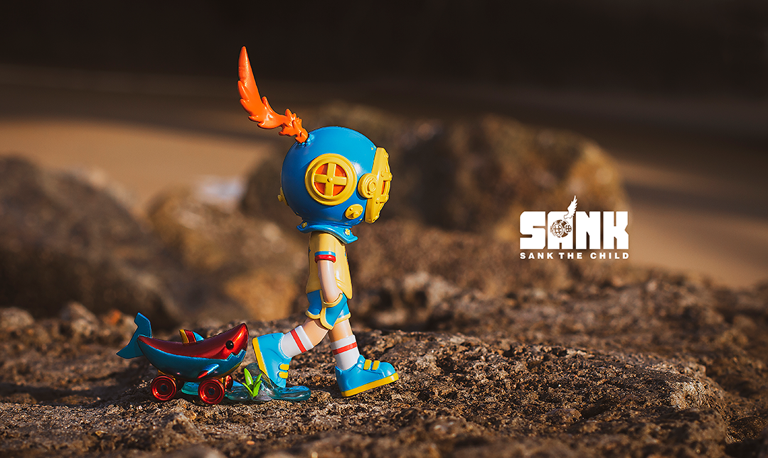 Lonely Park - Go Walking-1980s - Mô Hình Art Toy Cao Cấp Sank Toys - Hình ảnh sản phẩm