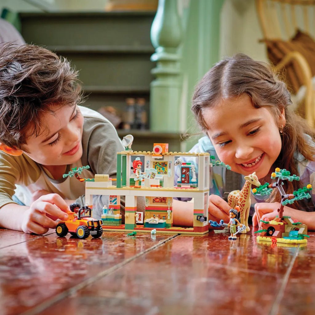 LEGO® Friends™ Mia's Wildlife Rescue - Đồ Chơi Lắp Ráp Trạm Cứu Hộ Động Vật Hoang Dã - LEGO 41717 - Góc nhìn khác 3