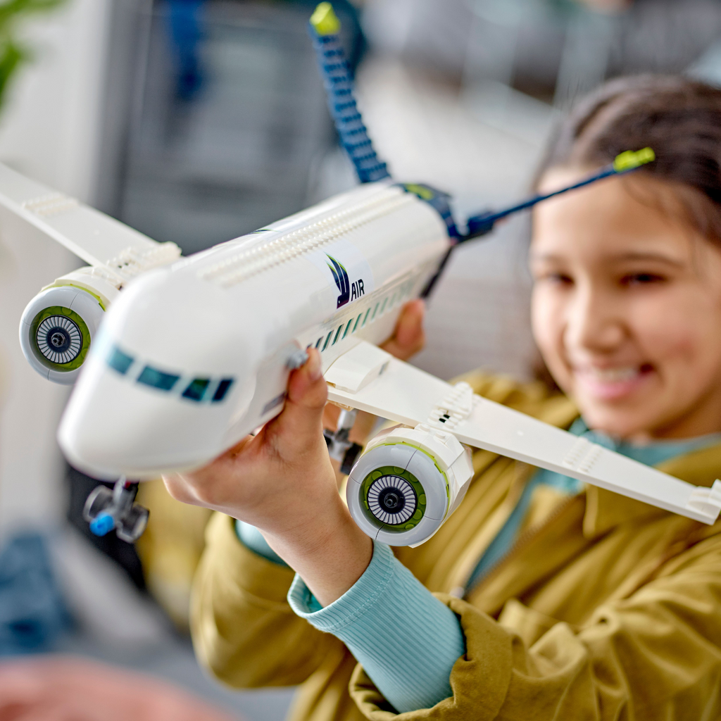 LEGO® City Passenger Airplane - Máy Bay Hành Khách (60367) - Hình ảnh bổ sung 8