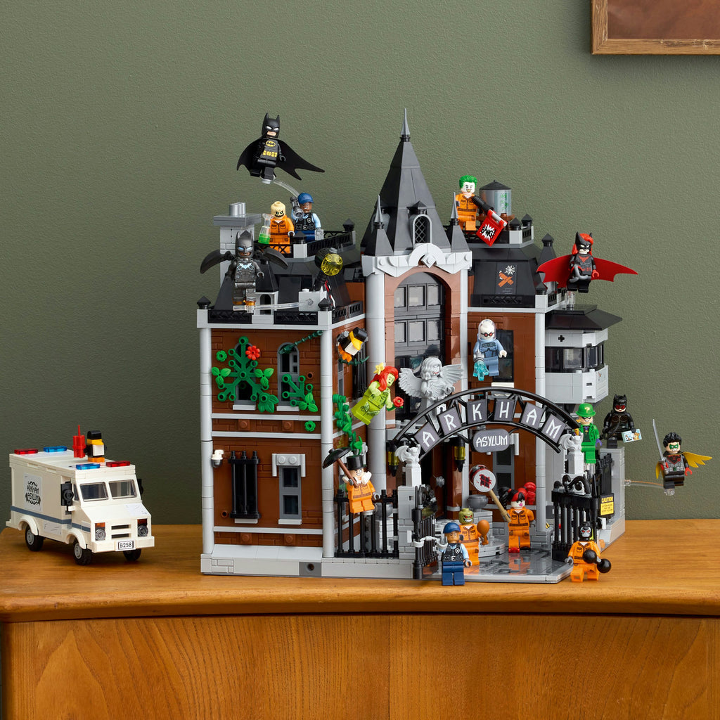LEGO® DC Batman™ Arkham Asylum™ - Bộ Lắp Ráp Nhà Thương Điên Arkham LEGO 76300