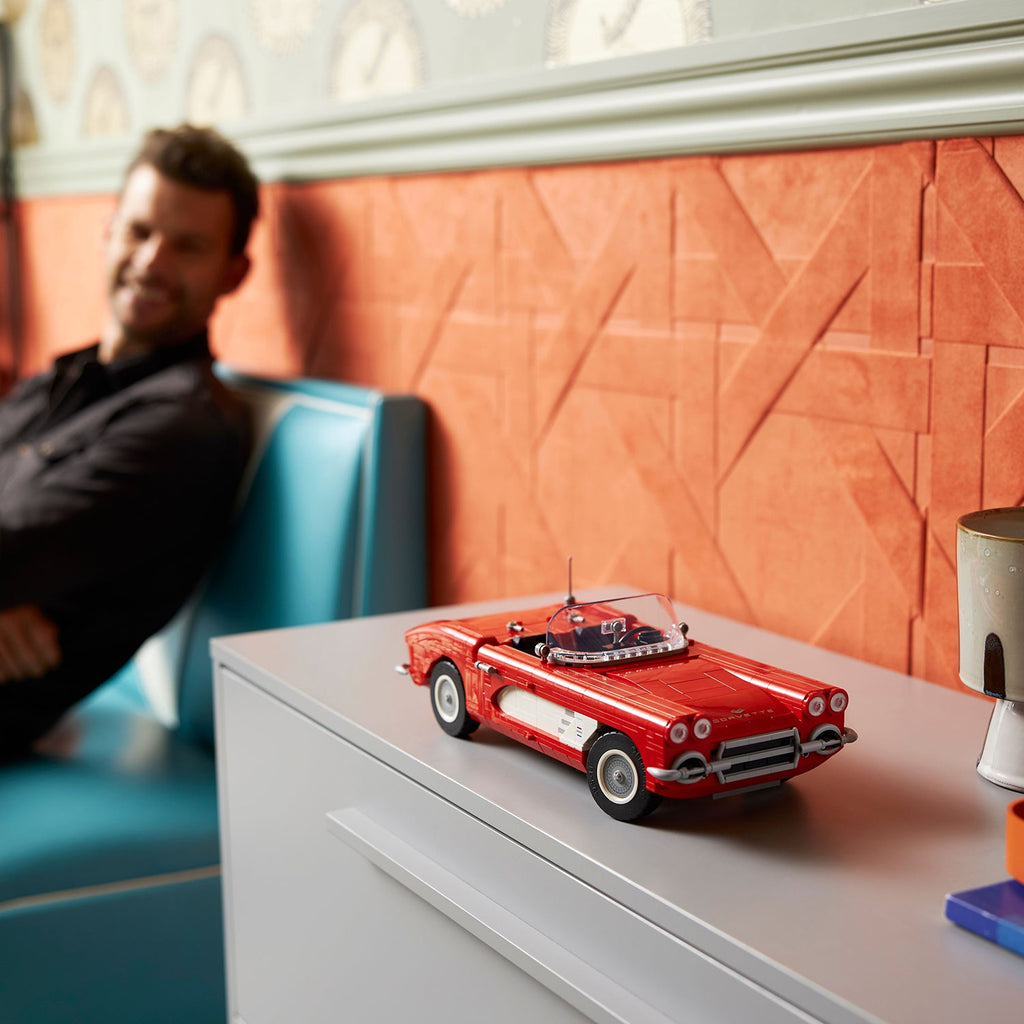 LEGO® ICONS™ Corvette - Mô hình Xe hơi Cổ điển Chevrolet 1961 (10321) LEGO - ảnh 2 - LEGO Icons