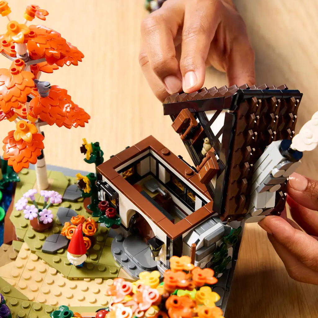 LEGO® Icons Autumn Cottage Garden - Mô Hình Nhà Vườn Mùa Thu - LEGO 11372 - Hình ảnh bổ sung 7