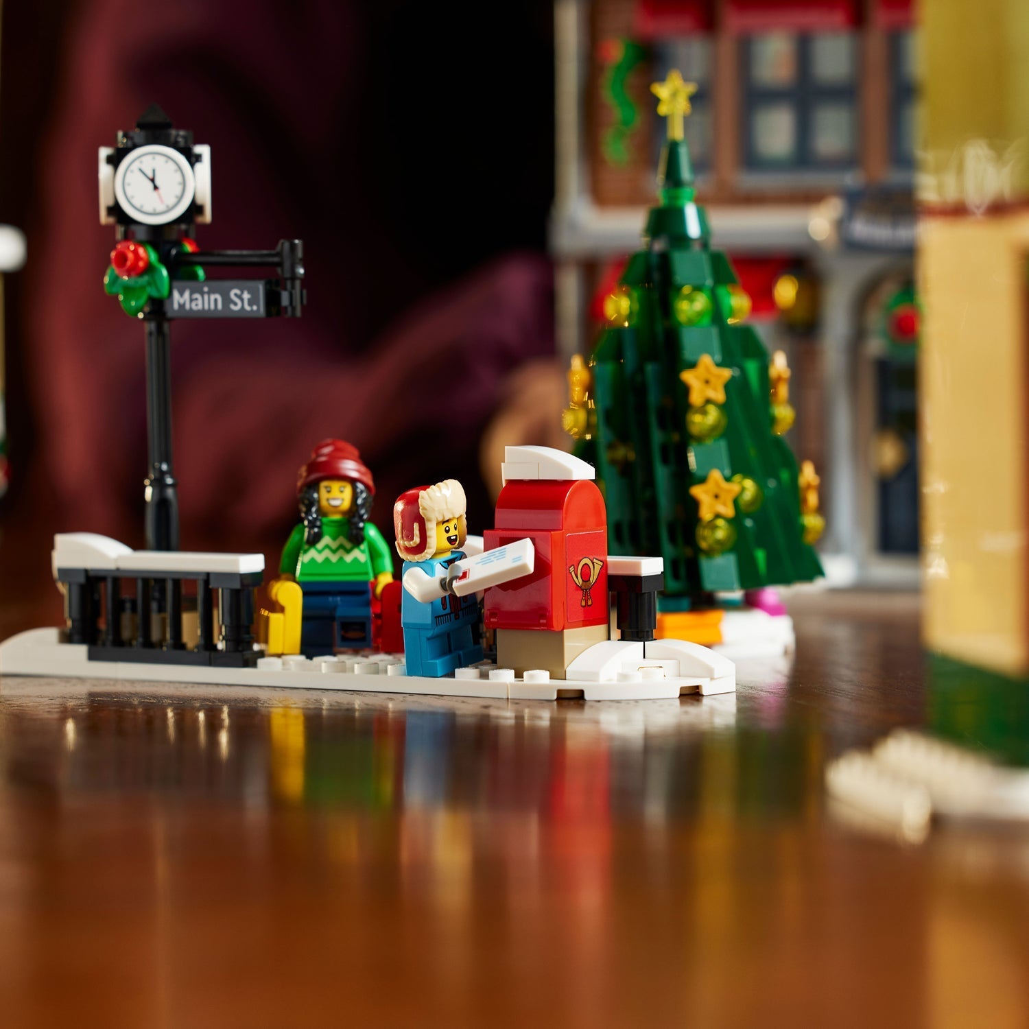LEGO® ICONS™ Holiday Main Street - Bộ Lắp Ráp Làng Giáng Sinh - LEGO 10308 LEGO - ảnh 3 - Lego Construction Set