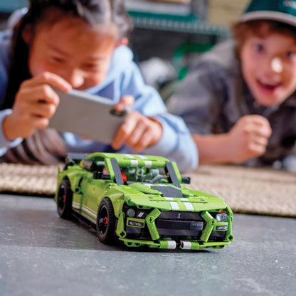 LEGO® Technic™ Ford Mustang Shelby® GT500® - Mô Hình Xe Đua Drag Lắp Ráp - LEGO 42138 - Góc nhìn khác 3