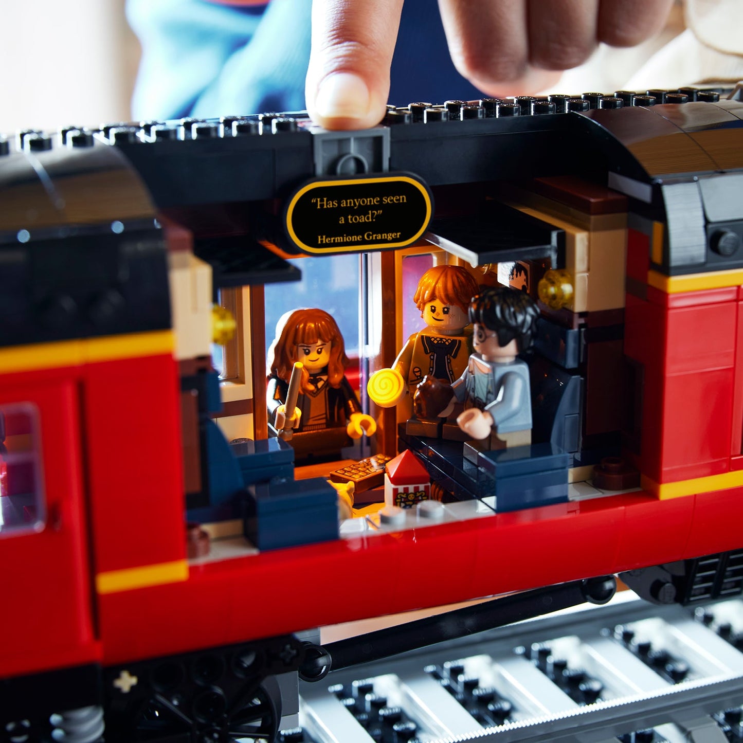 LEGO® Harry Potter™ Hogwarts Express™ – Collectors' Edition - Mô Hình Xe Lửa Hơi Nước Bản Sưu Tầm - LEGO 76405 LEGO - ảnh 3 -
