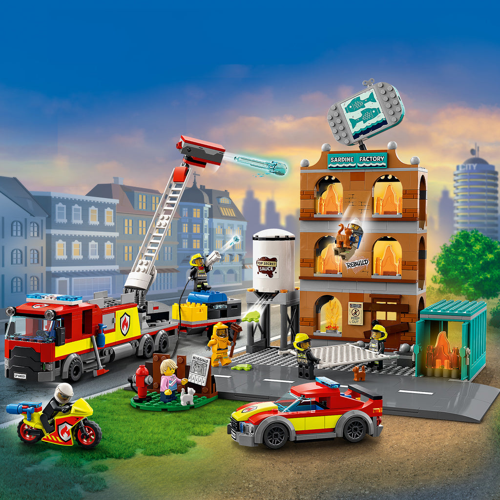 LEGO® City Fire Brigade - Bộ Đồ Chơi Lắp Ráp Lữ Đoàn Cứu Hỏa - LEGO 60321